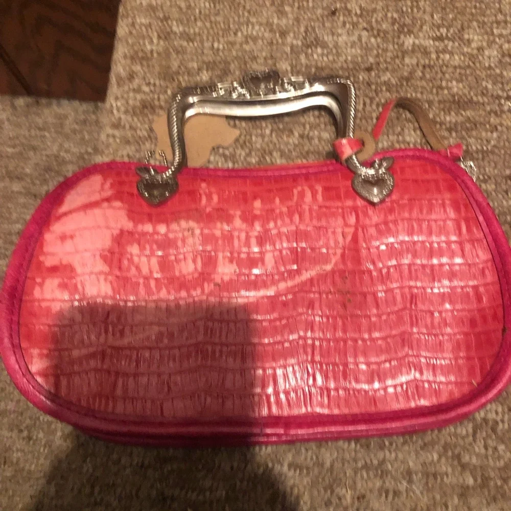 ❤️Vintage Pink Croc-Embossed Heart Charm Handbag- $50 or $45 w/offer